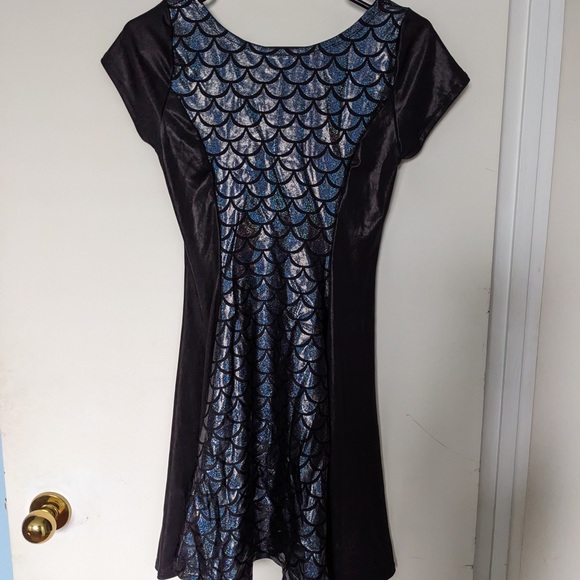 Living dead clothing mermaid black skater dress size medium. Made in Australia - Picture 3 of 5